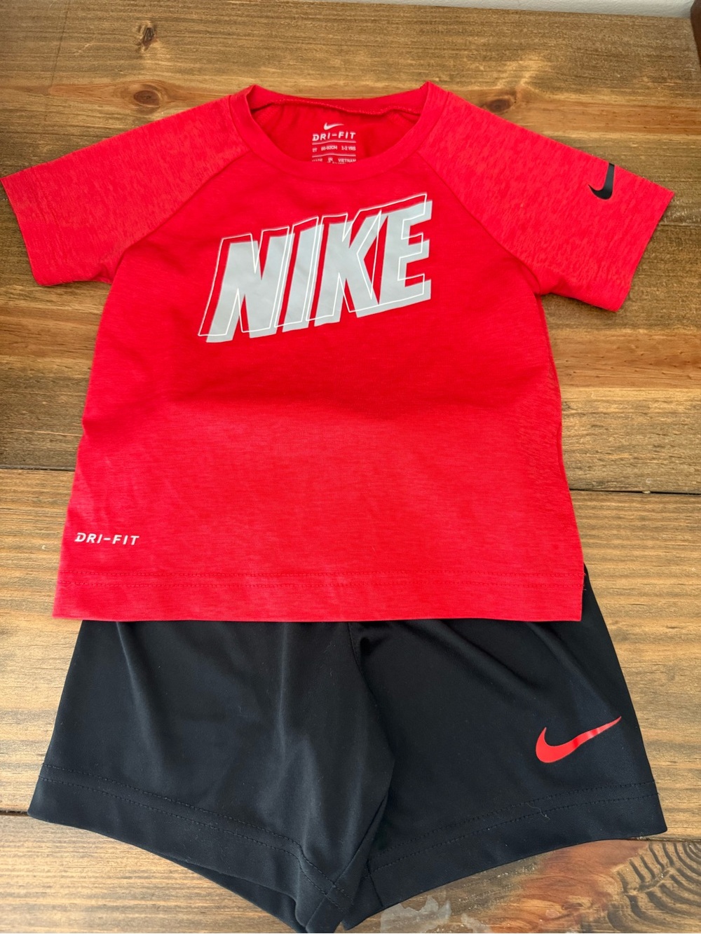 Nike Toddler Red Dri-FIT Outfit, Size 2T